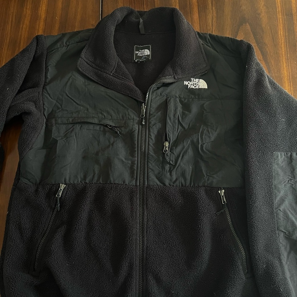 The North Face black warm zip up jacket, great condition, size Medium